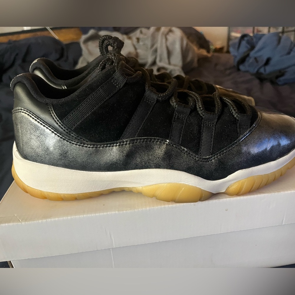 Jordan 11 Low Barons size M10.5 528895-010